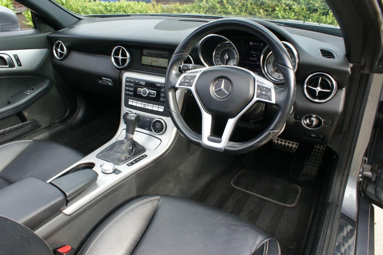 Mercedes-Benz SLK view 3