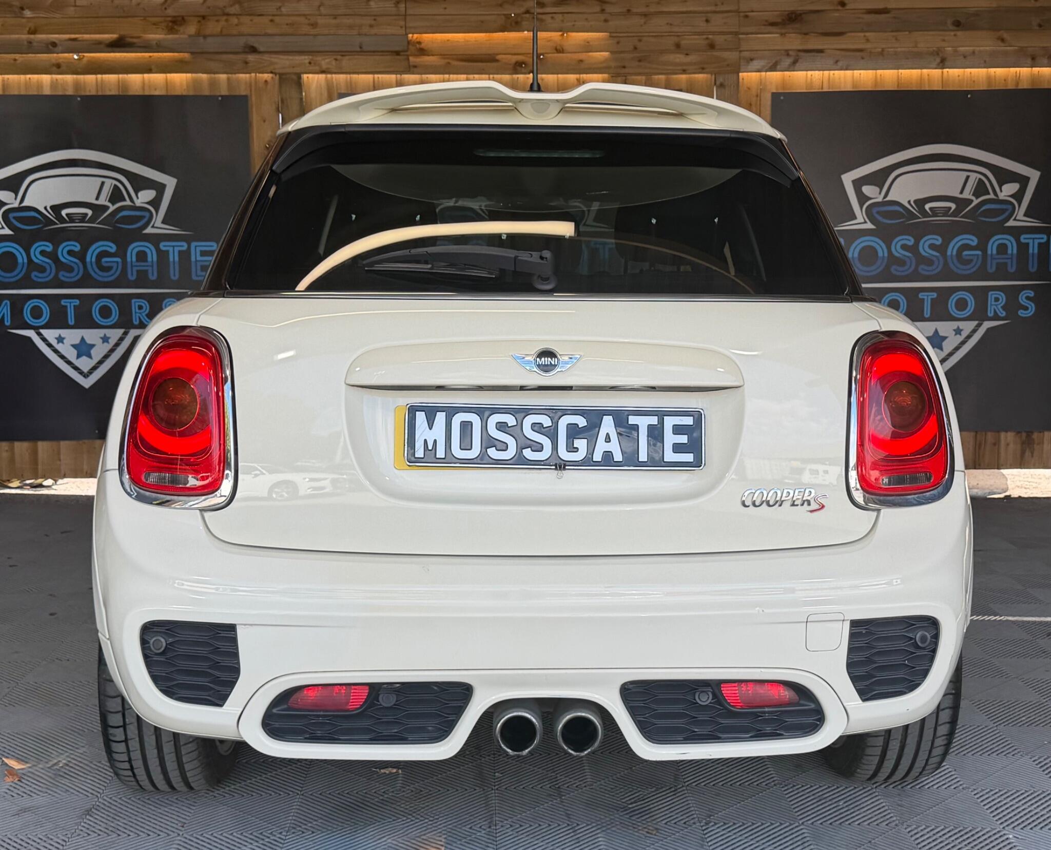 Mini Hatch view 8