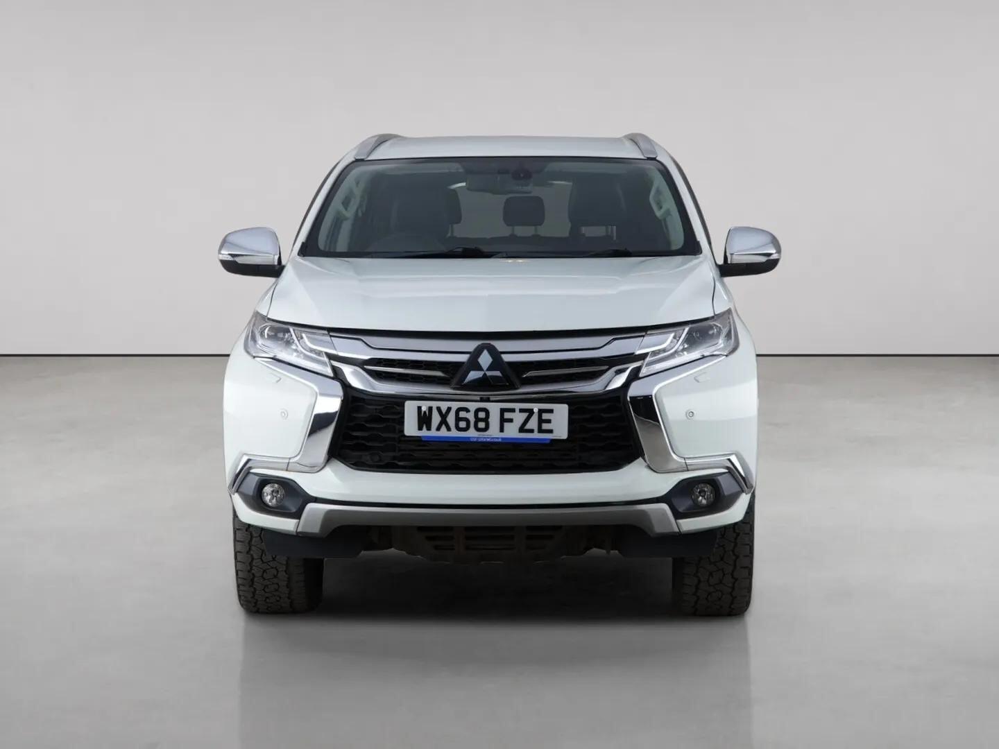 Mitsubishi Shogun Sport view 5