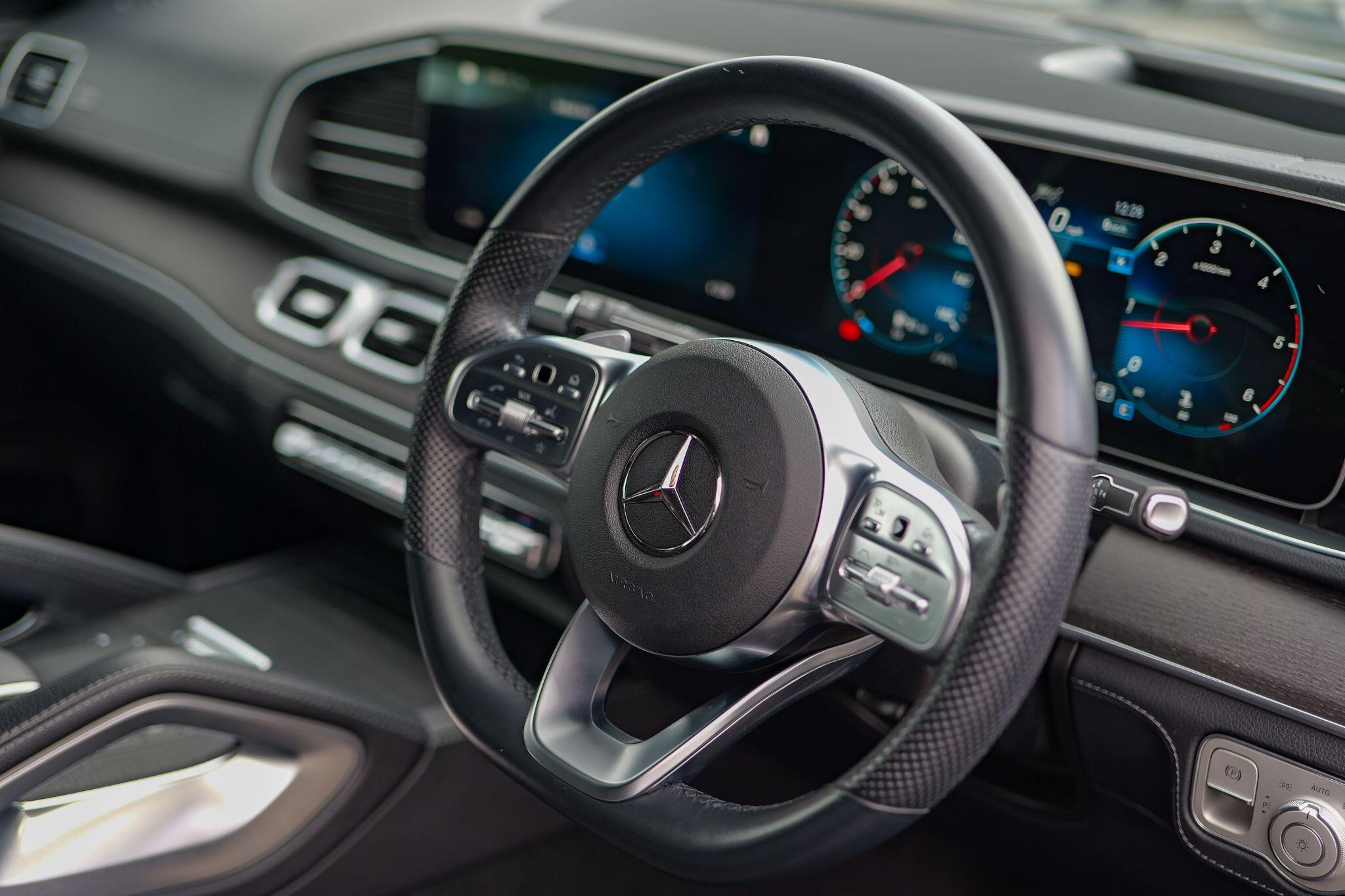 Mercedes-Benz Gle view 13