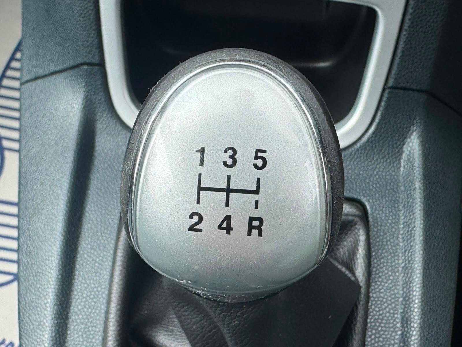 Ford Fiesta view 13