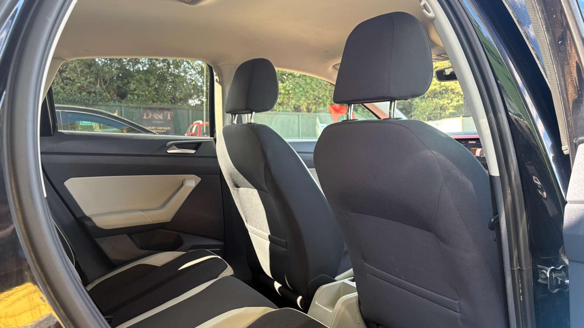 Volkswagen Polo view 9