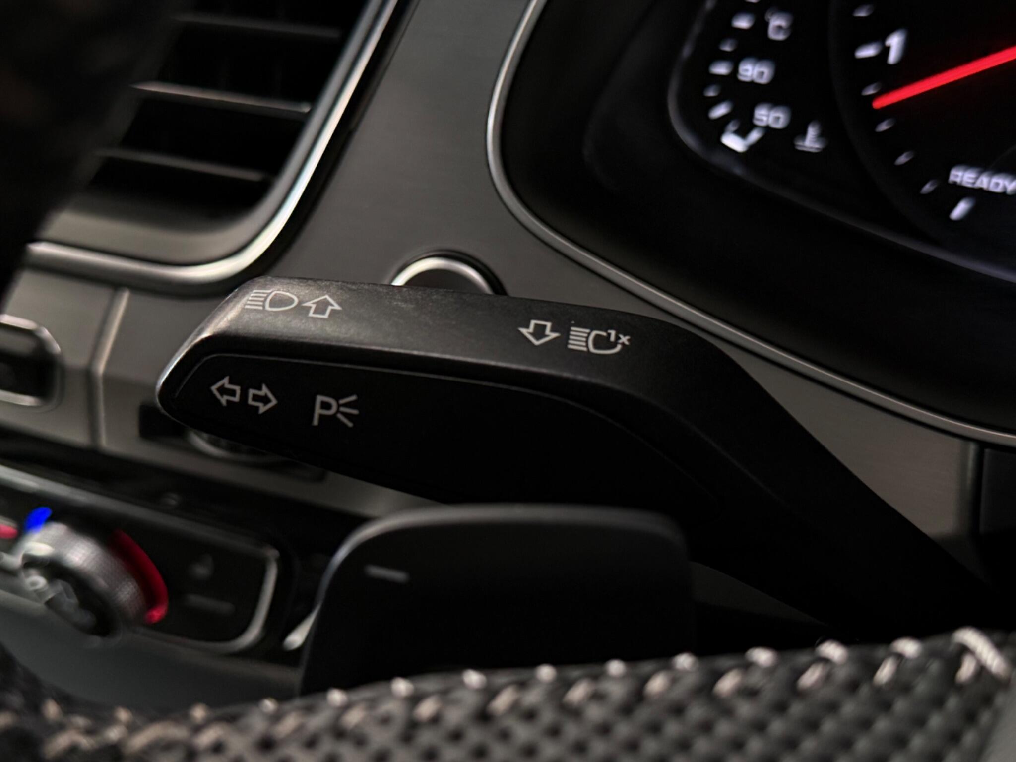 Audi Q7 view 17