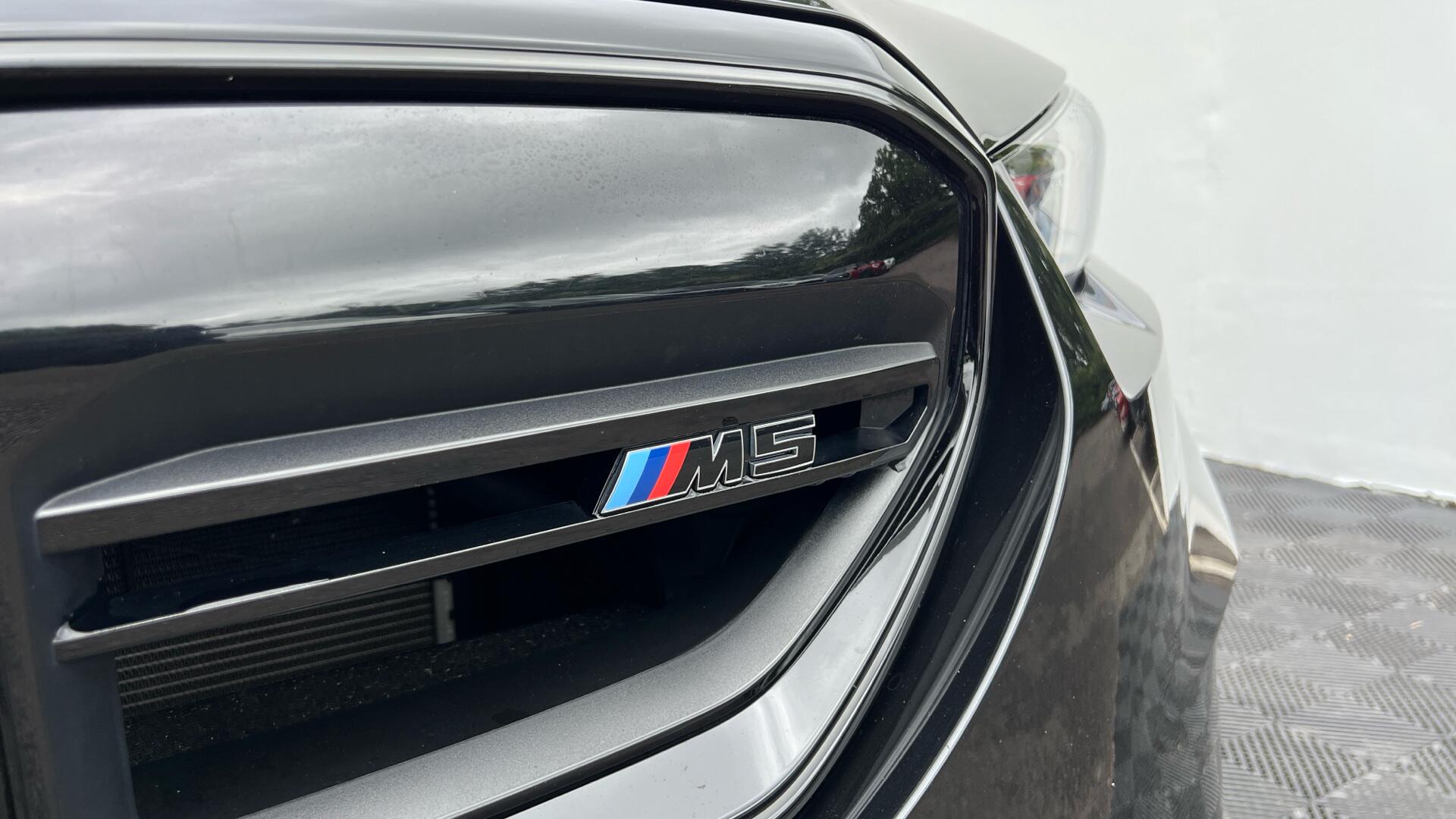 BMW M5 view 26