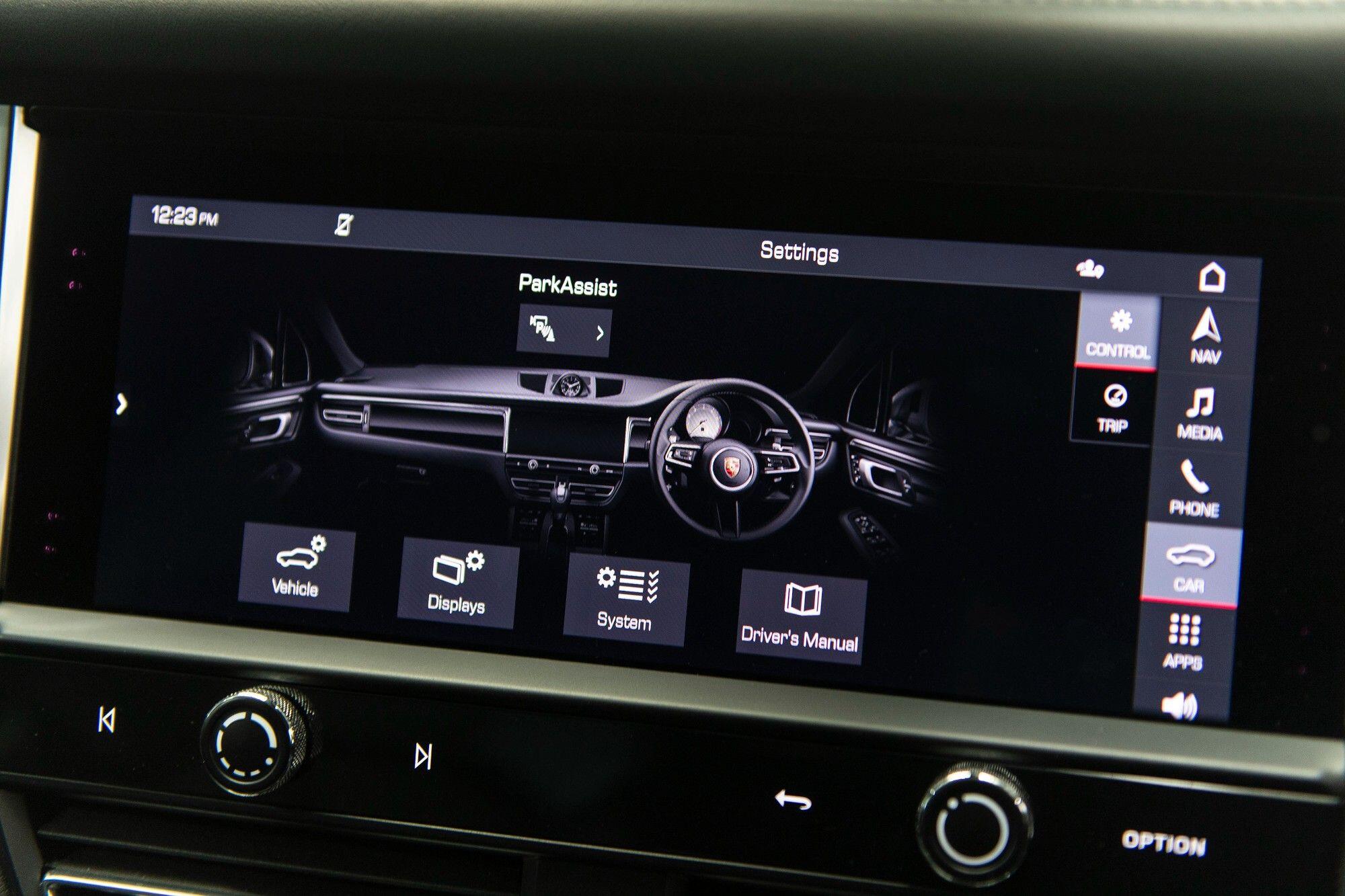 Porsche Macan view 27