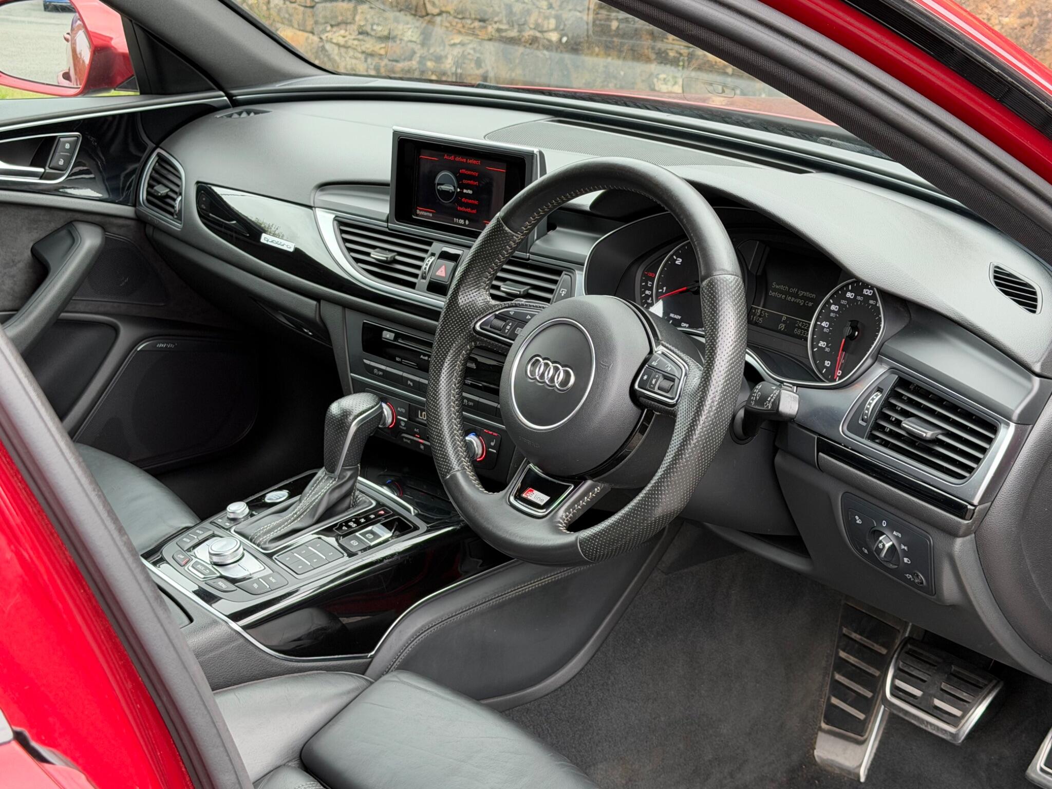 Audi A6 view 11