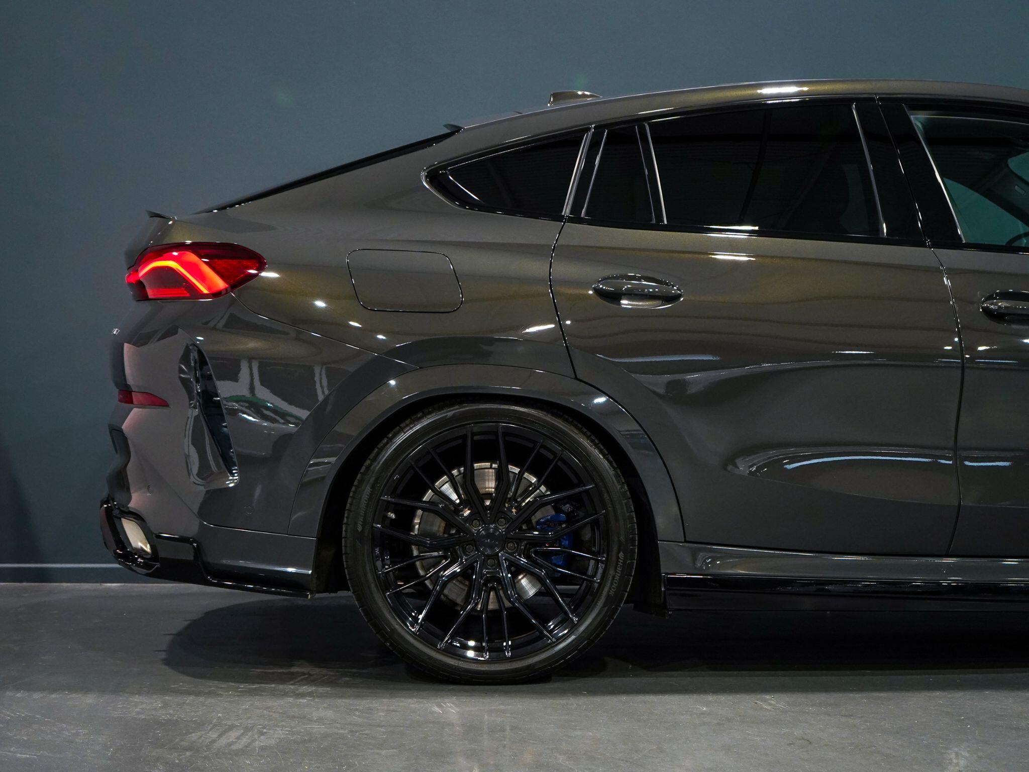 BMW X6 view 22