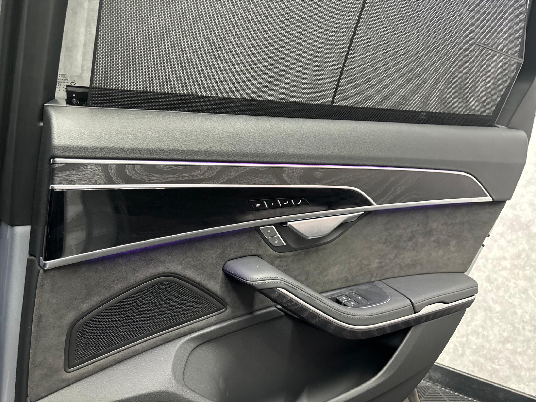 Audi A8 view 36