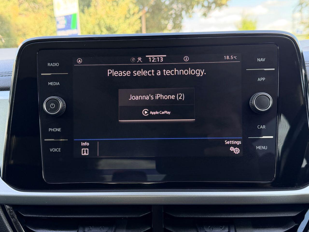 Volkswagen T-Roc view 43