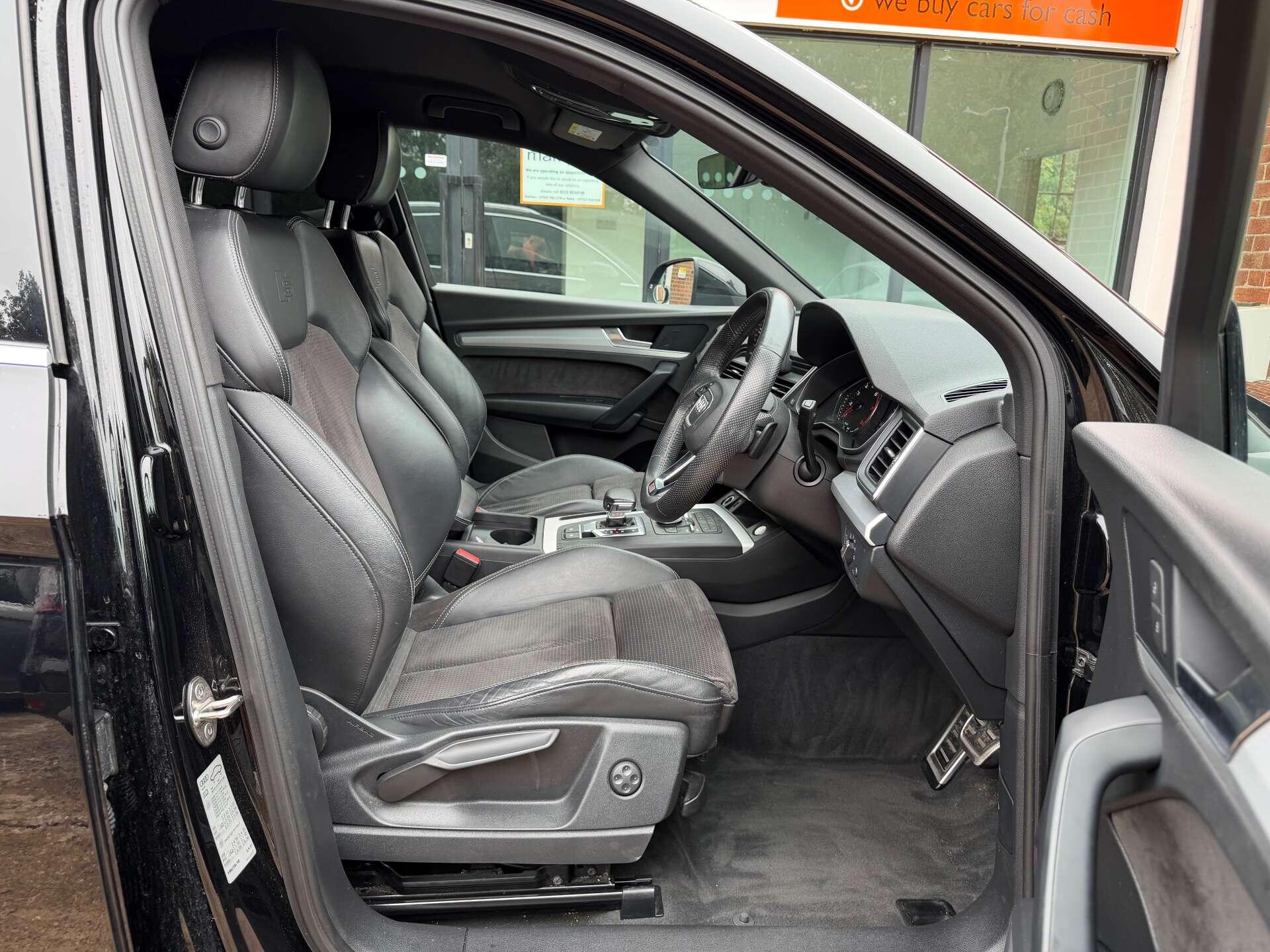 Audi Q5 view 2
