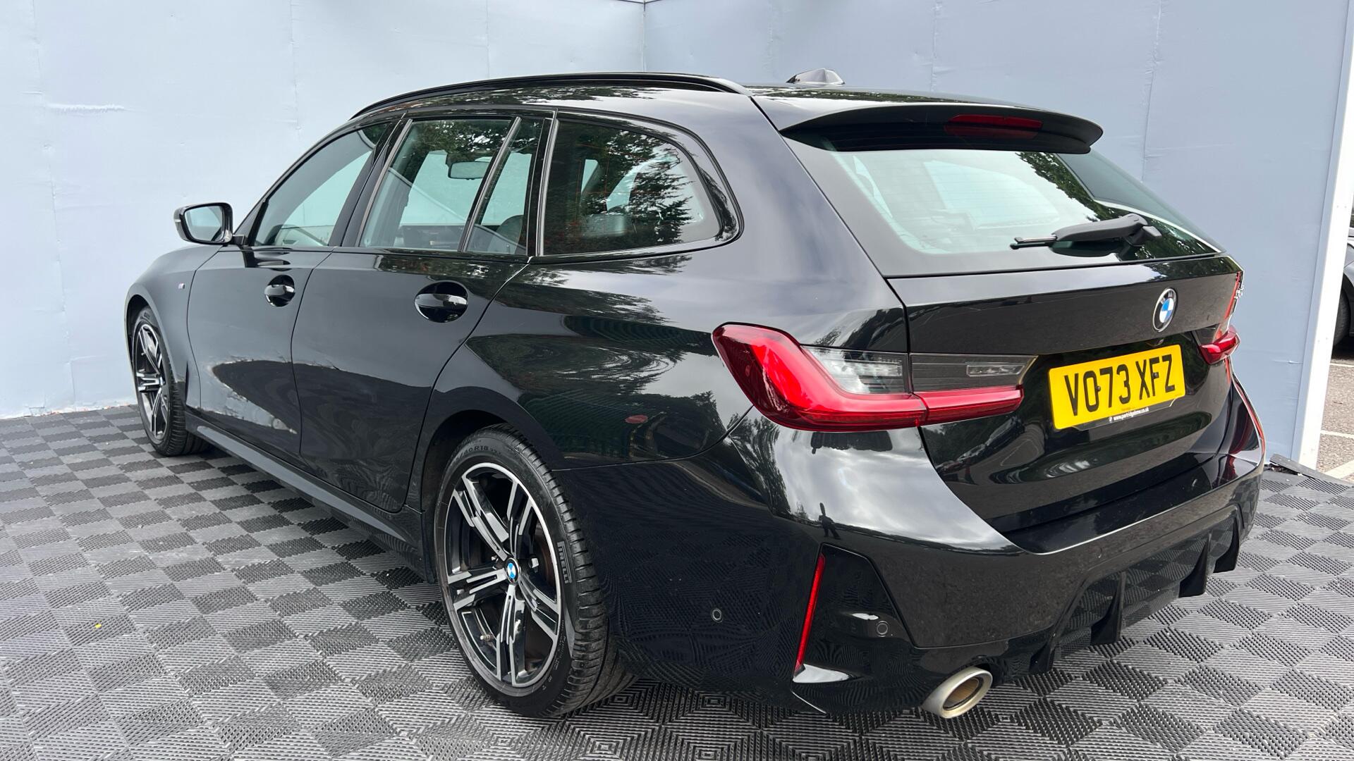 BMW 3 Series view 30