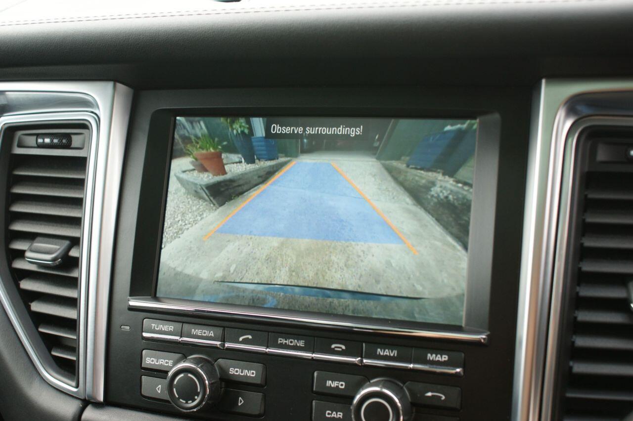 Porsche Macan view 72