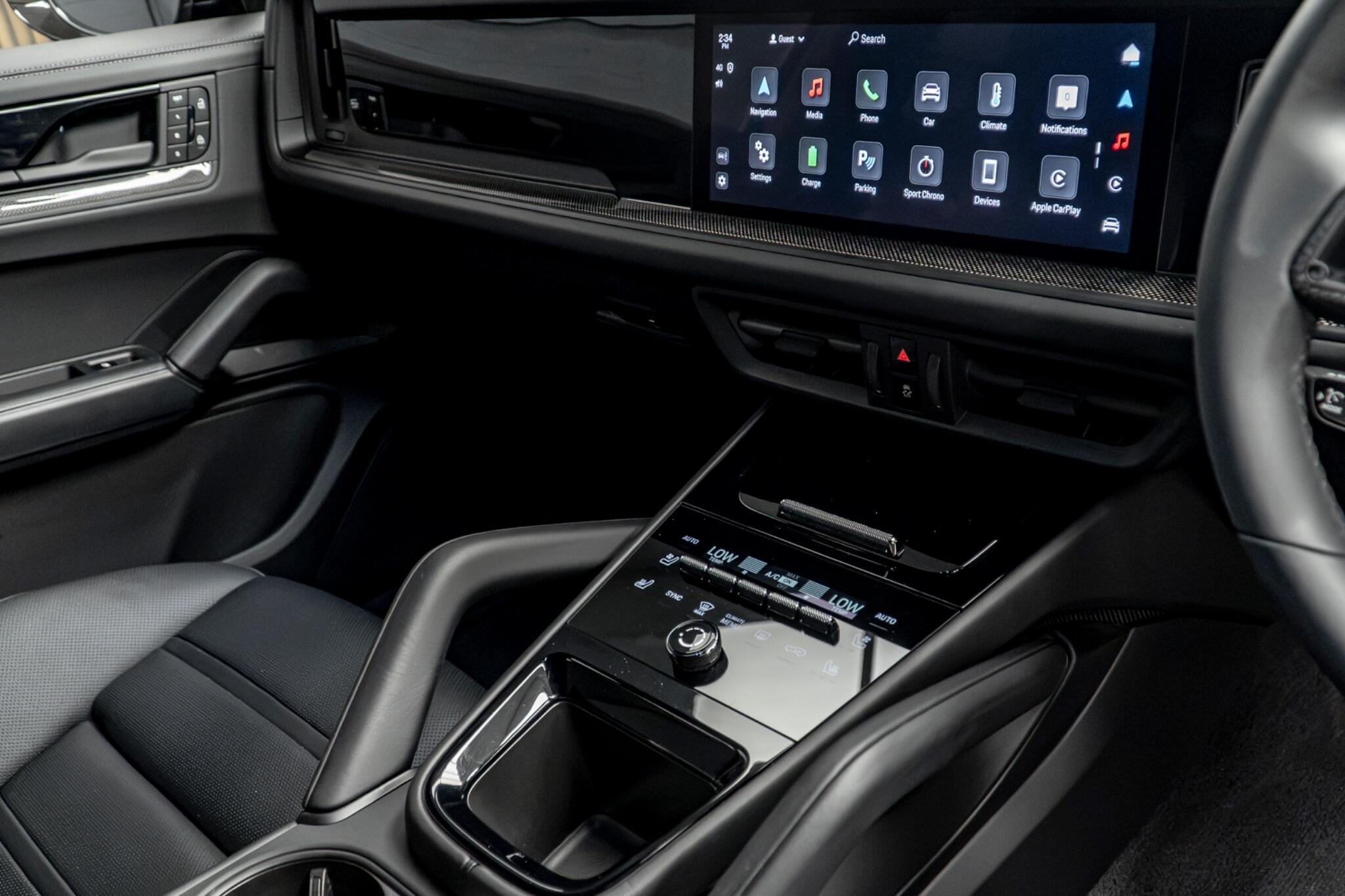 Porsche Cayenne view 24