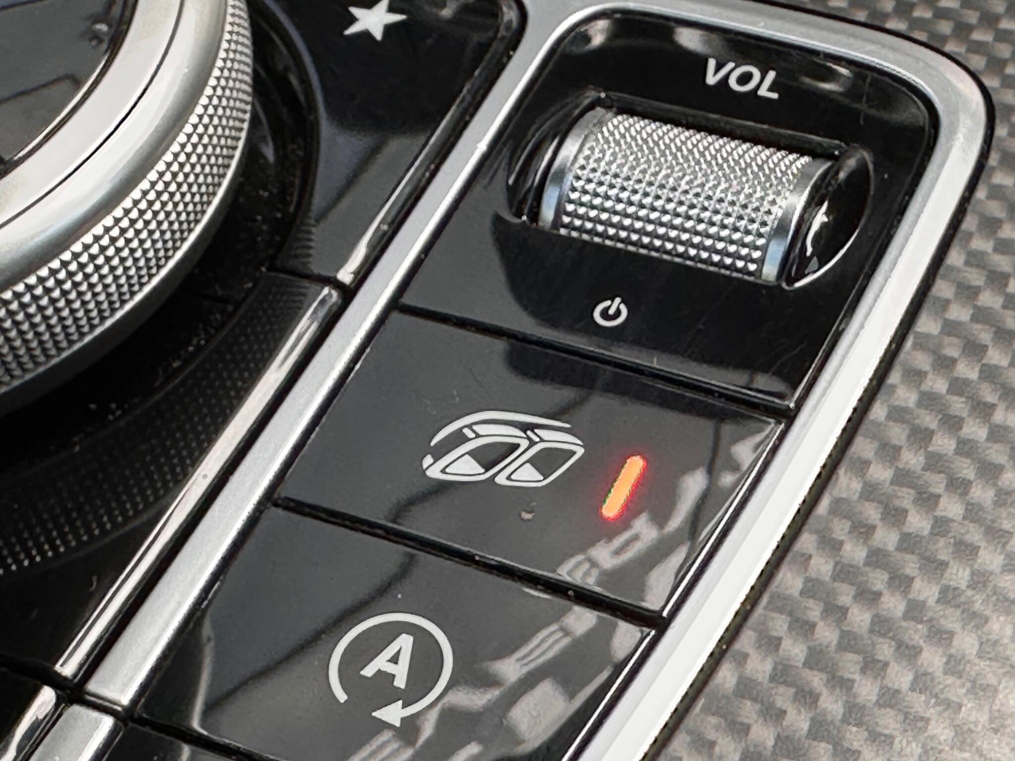 Mercedes-Benz C-Class view 21