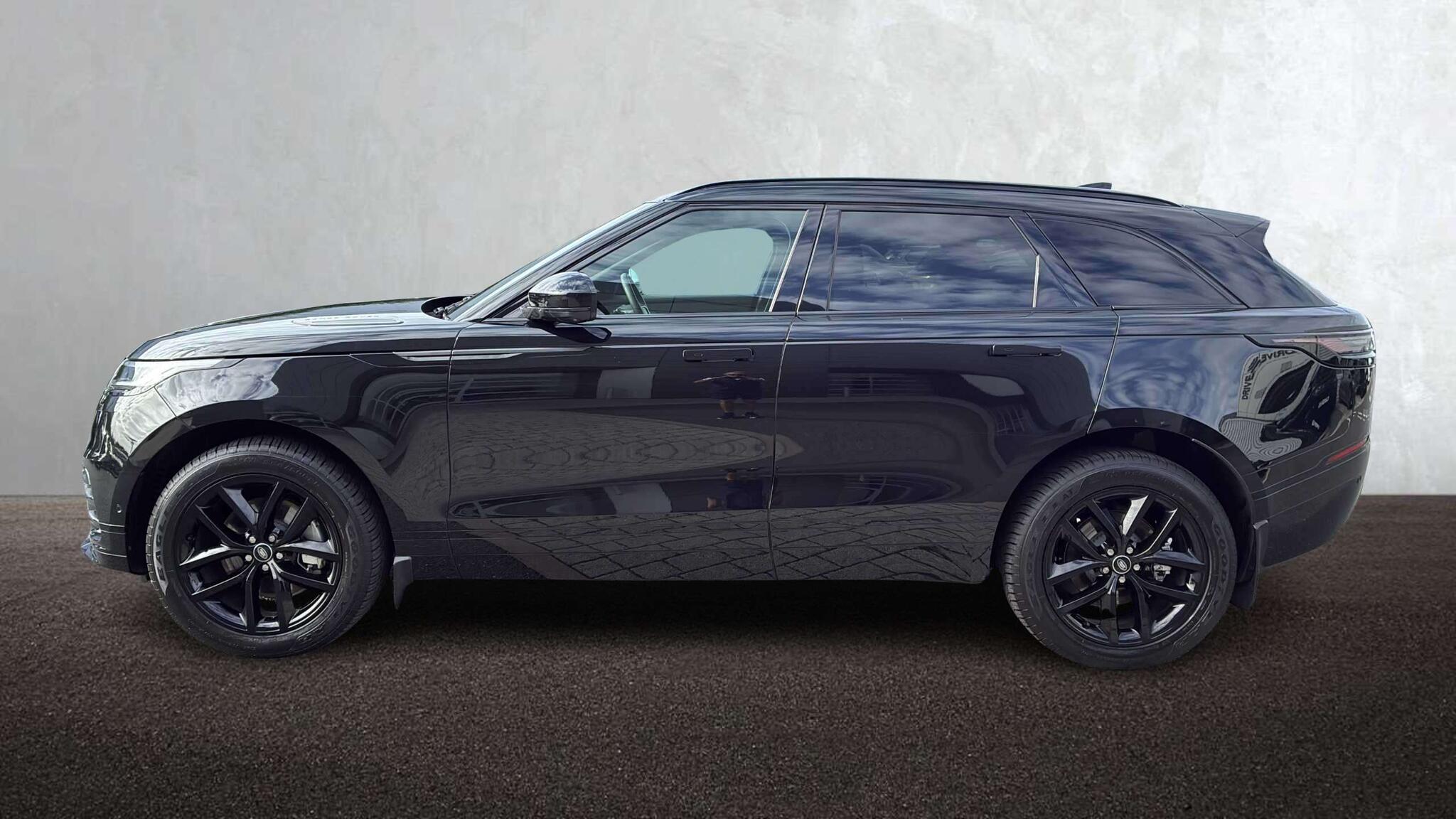 Land Rover Range Rover Velar view 23