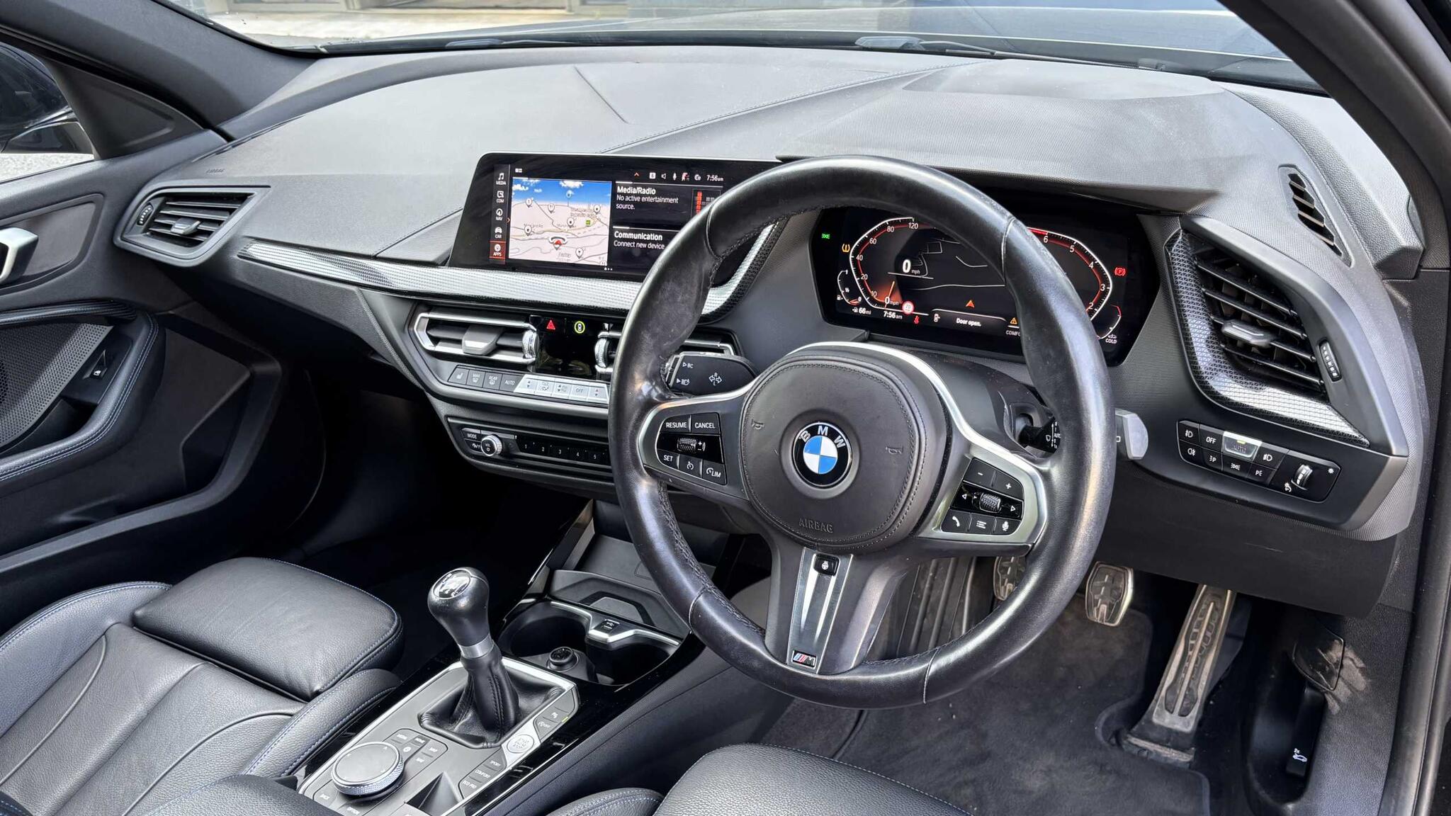 BMW 1 Series view 4