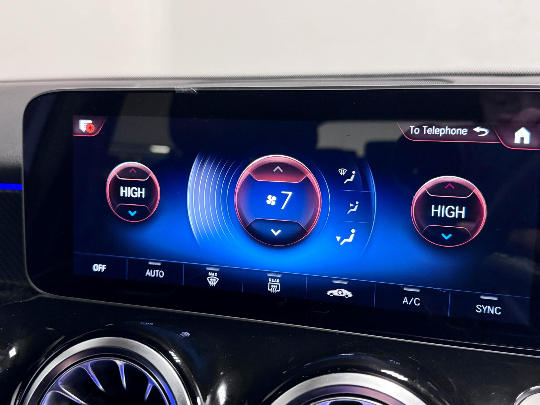 Mercedes-Benz GLB view 44