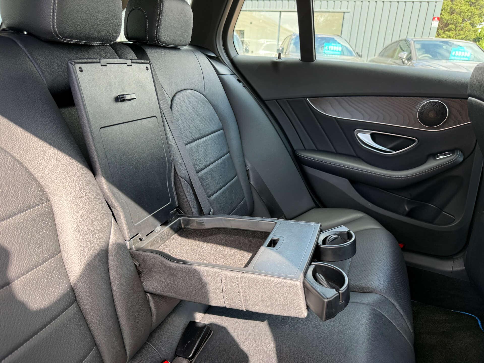 Mercedes-Benz C-Class view 70