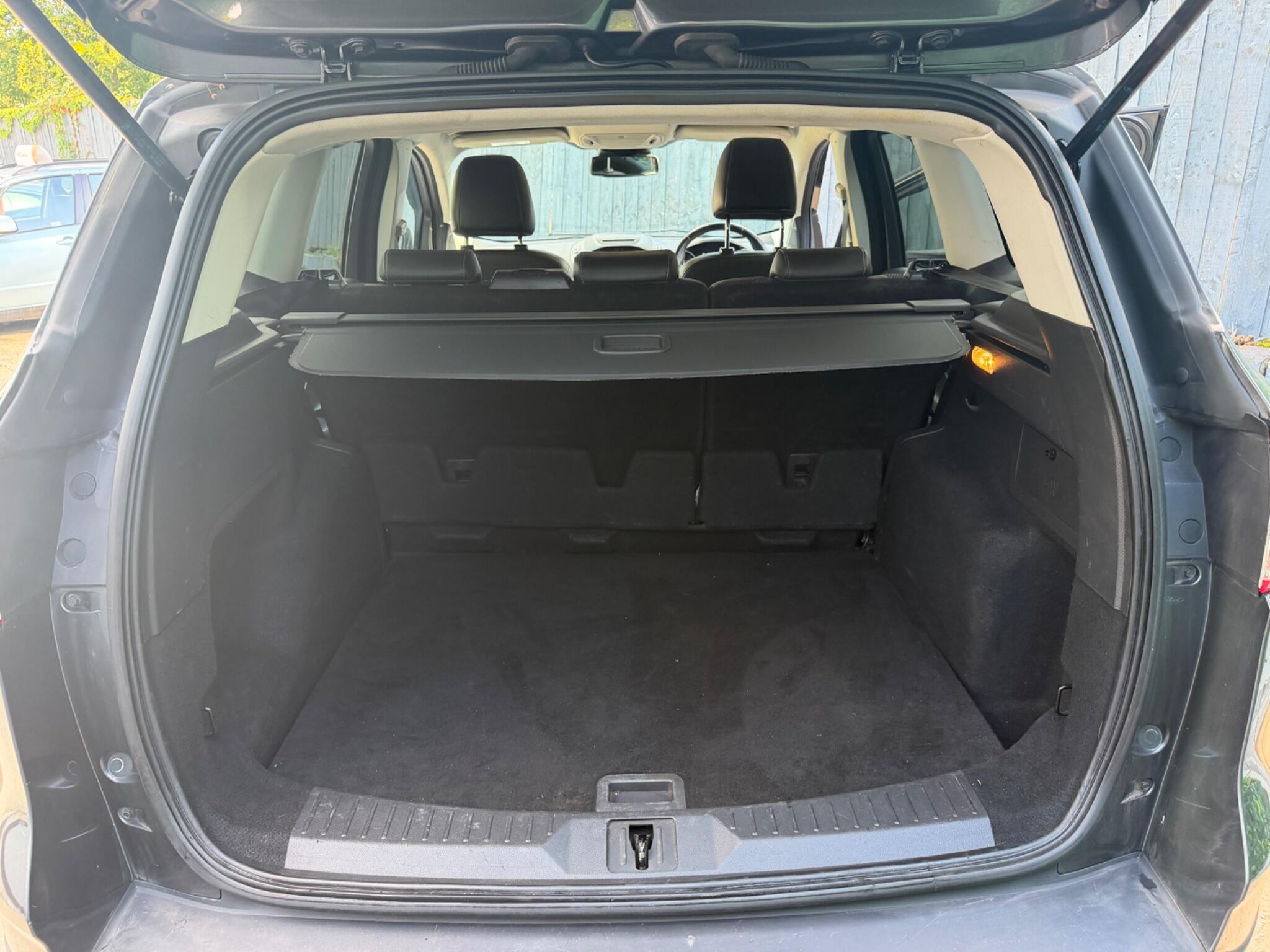 Ford Kuga view 18