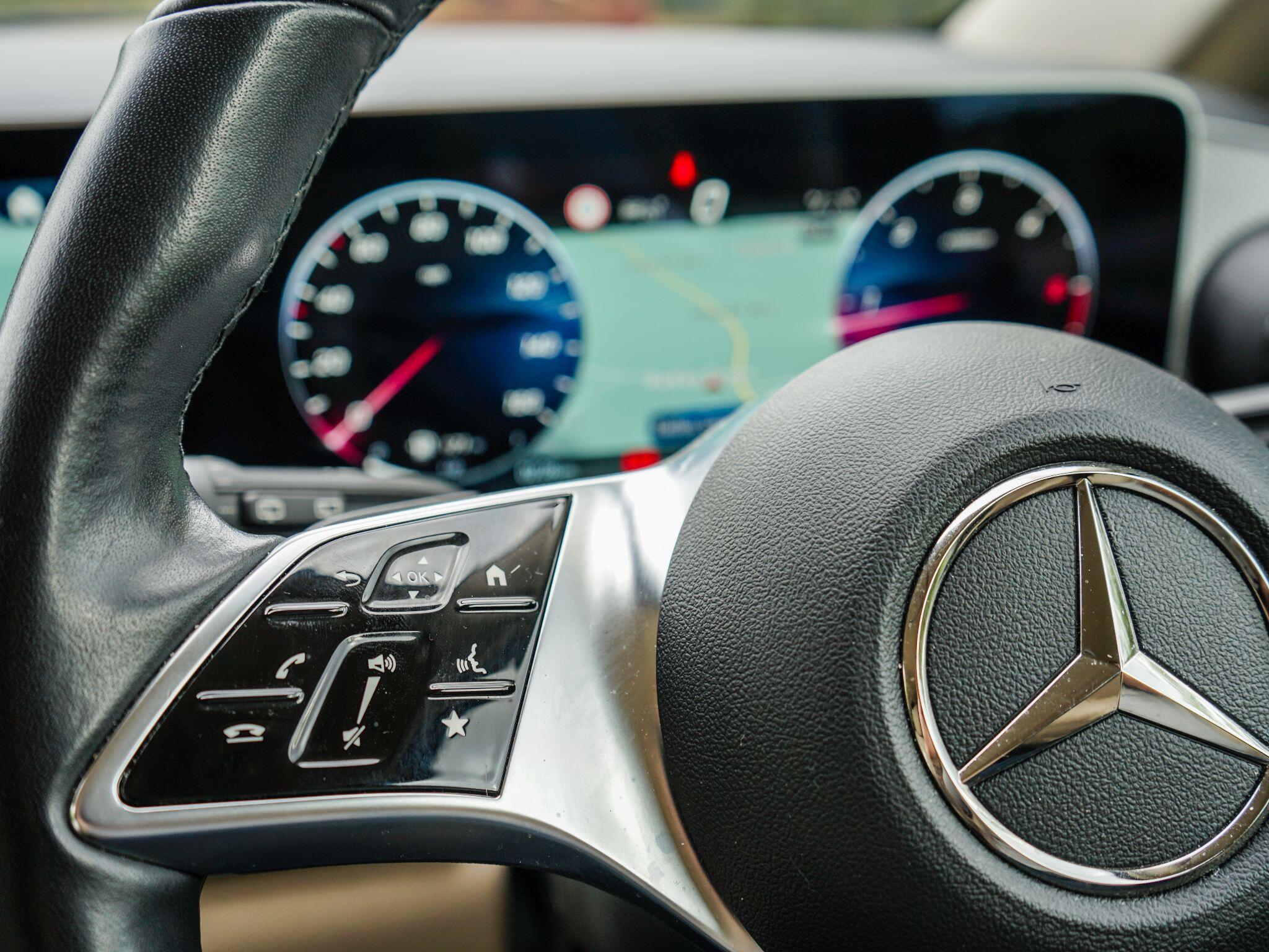 Mercedes-Benz V Class view 40