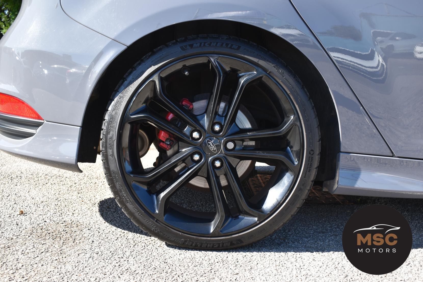Ford Focus view 27