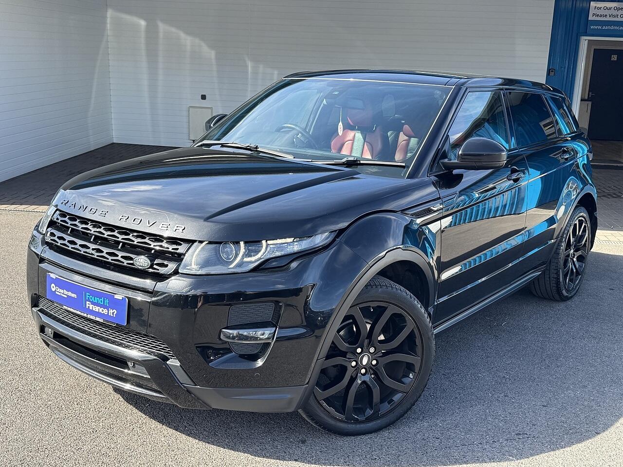 Land Rover Range Rover Evoque view 3