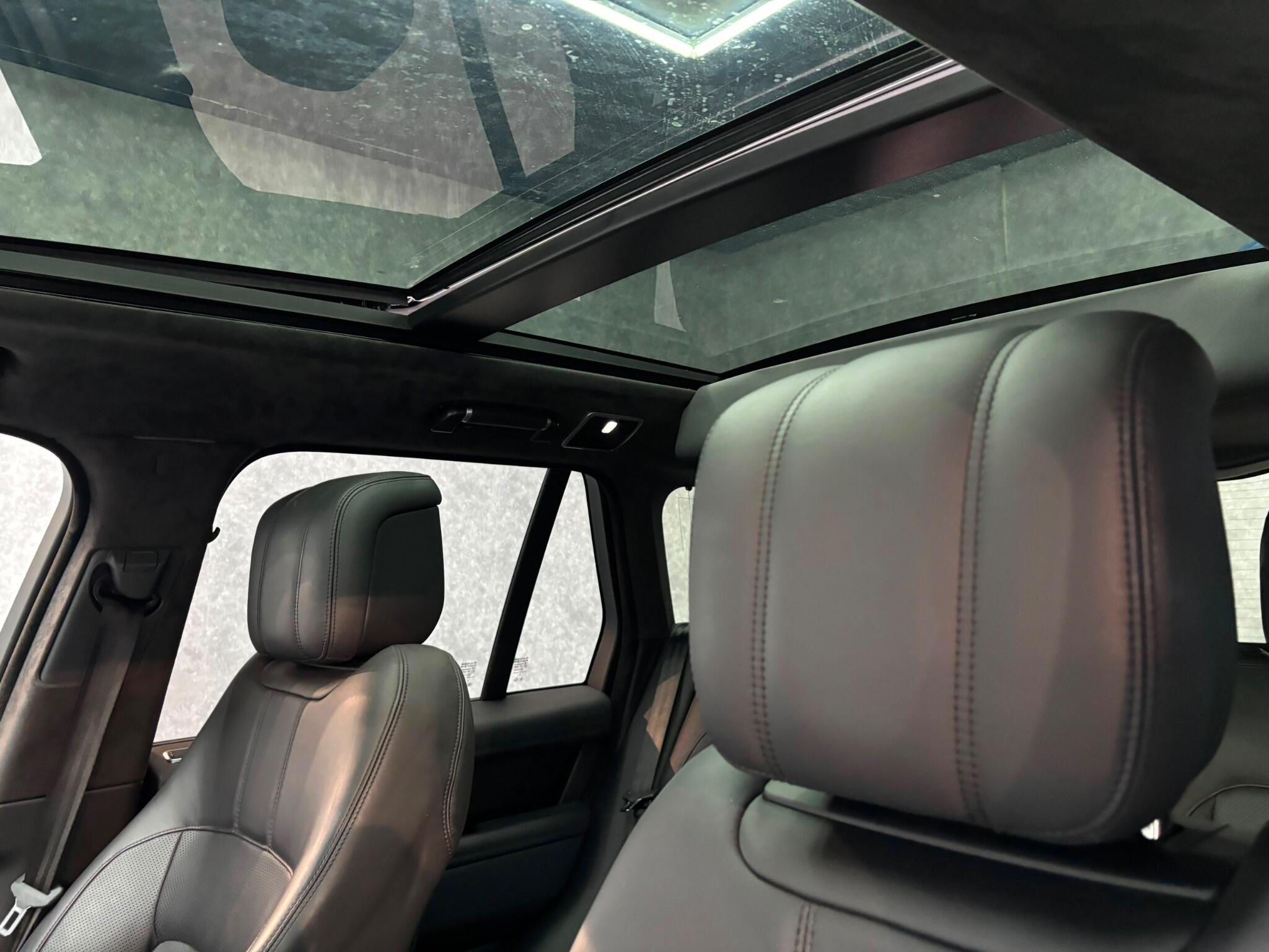 Land Rover Range Rover view 8