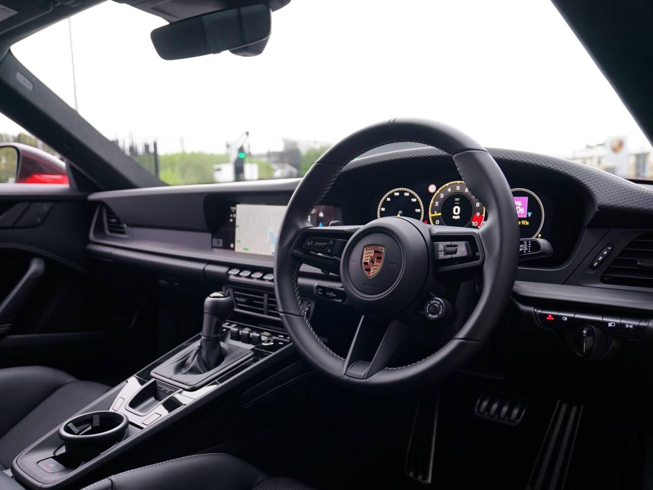 Porsche 911 view 9