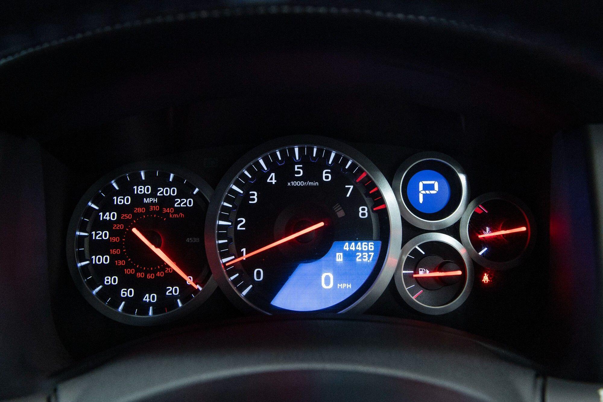 Nissan GT-R view 25