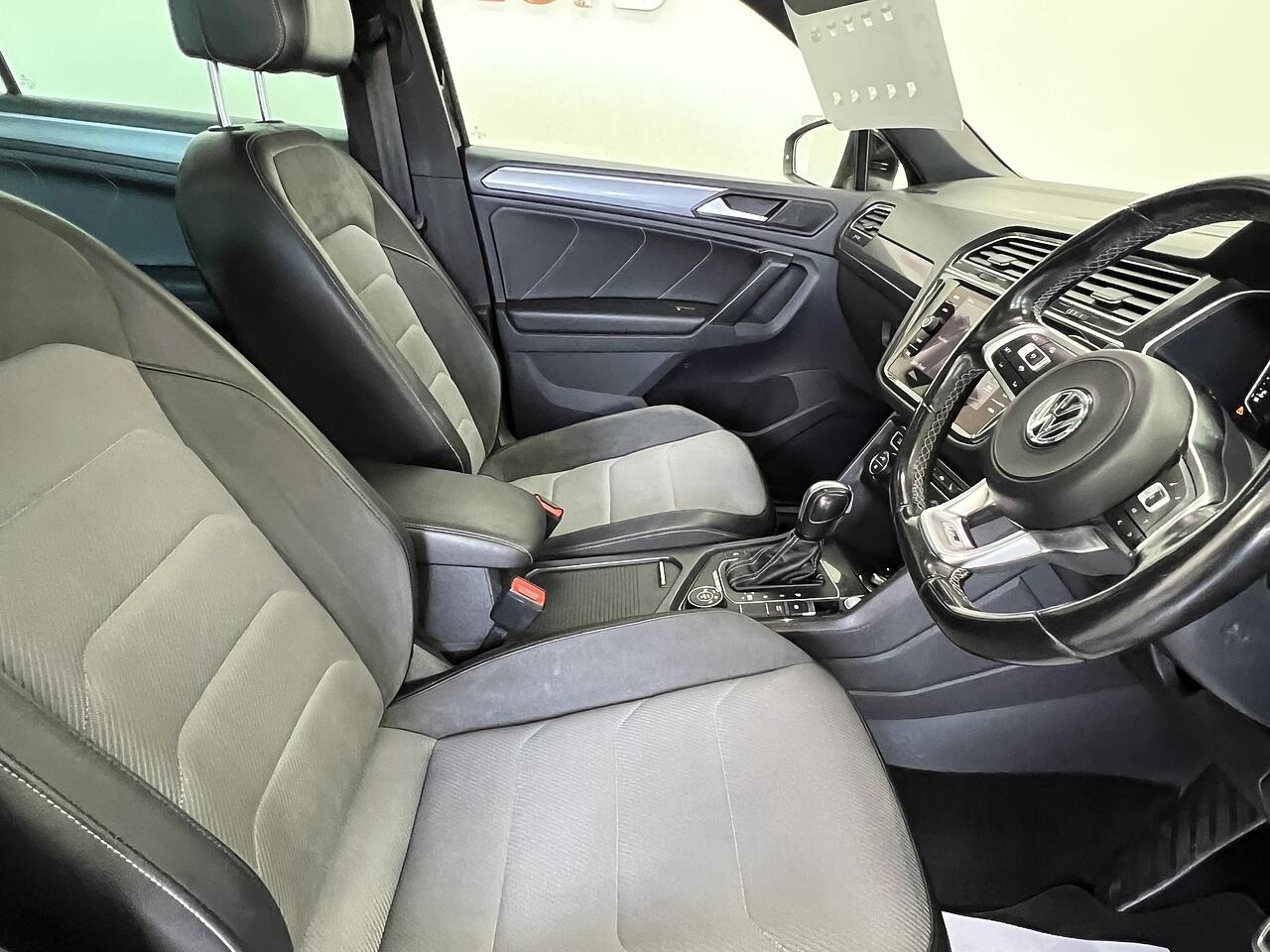 Volkswagen Tiguan view 8