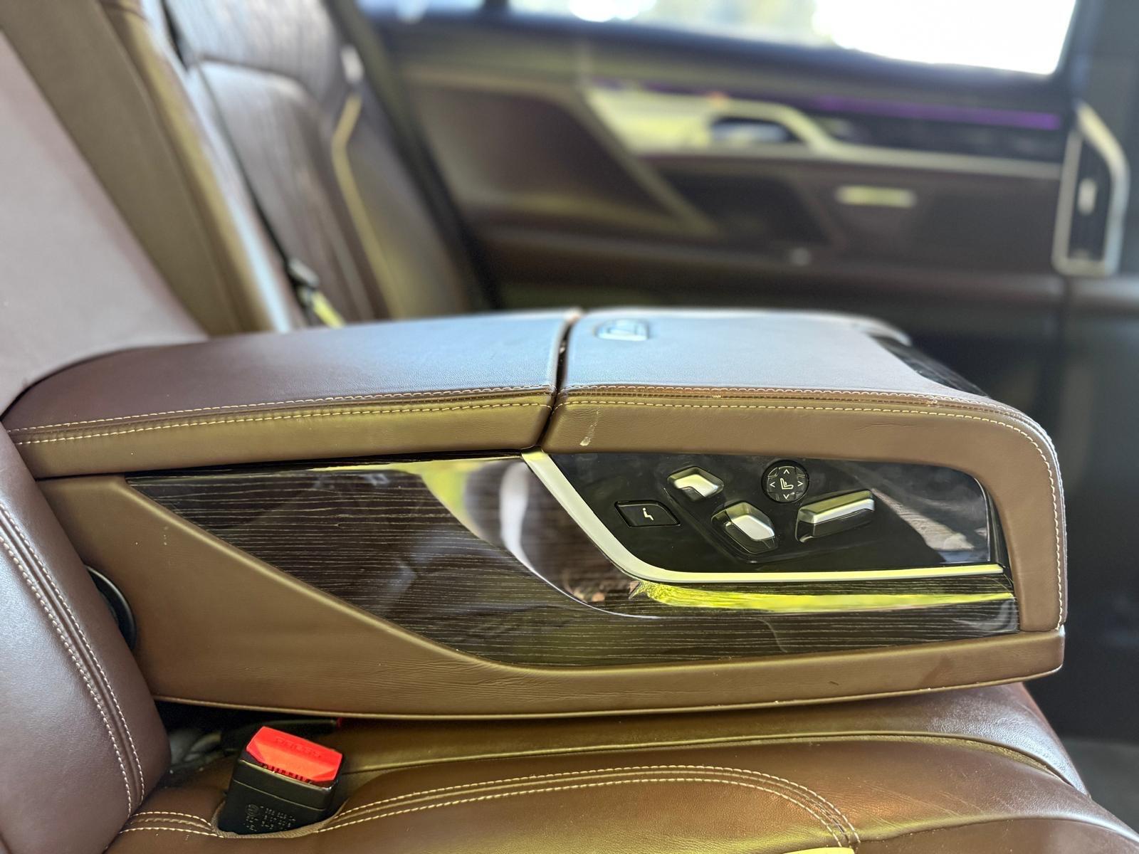 BMW 7 Series view 69