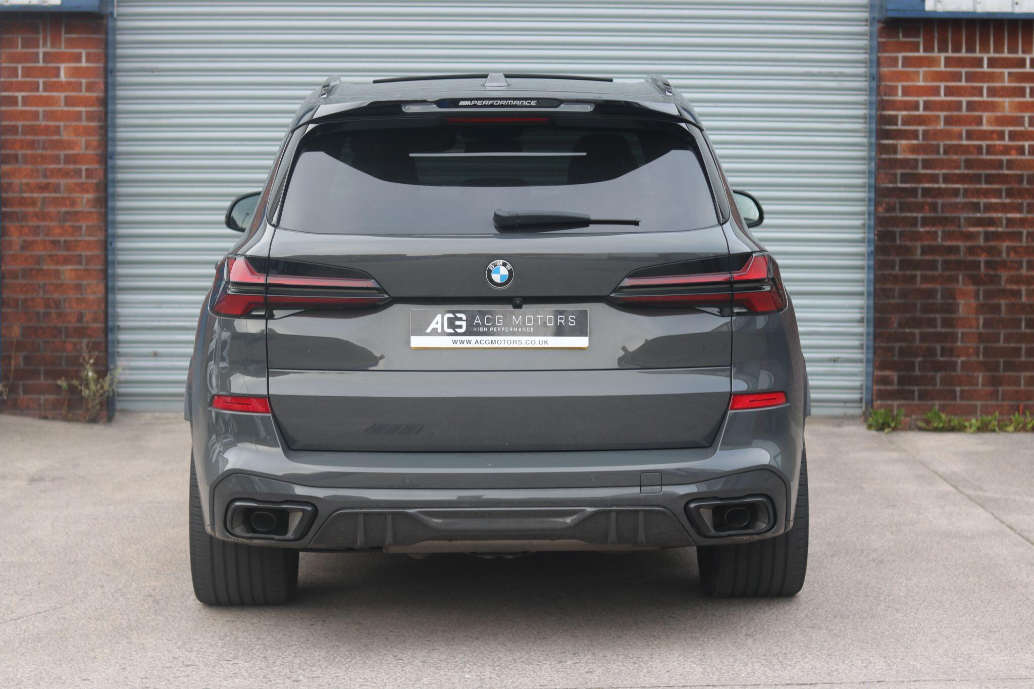 BMW X5 view 4