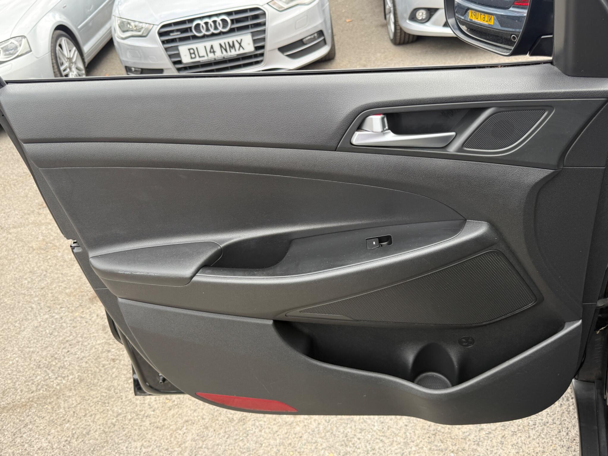 Hyundai TUCSON - Image 49