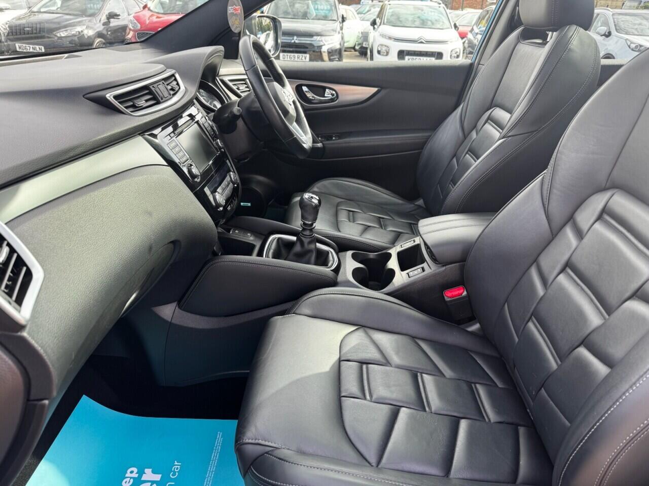 Nissan Qashqai view 25