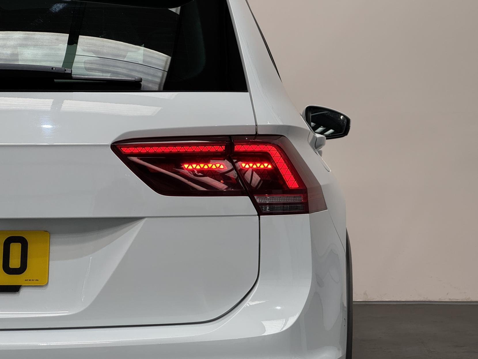 Volkswagen Tiguan view 15