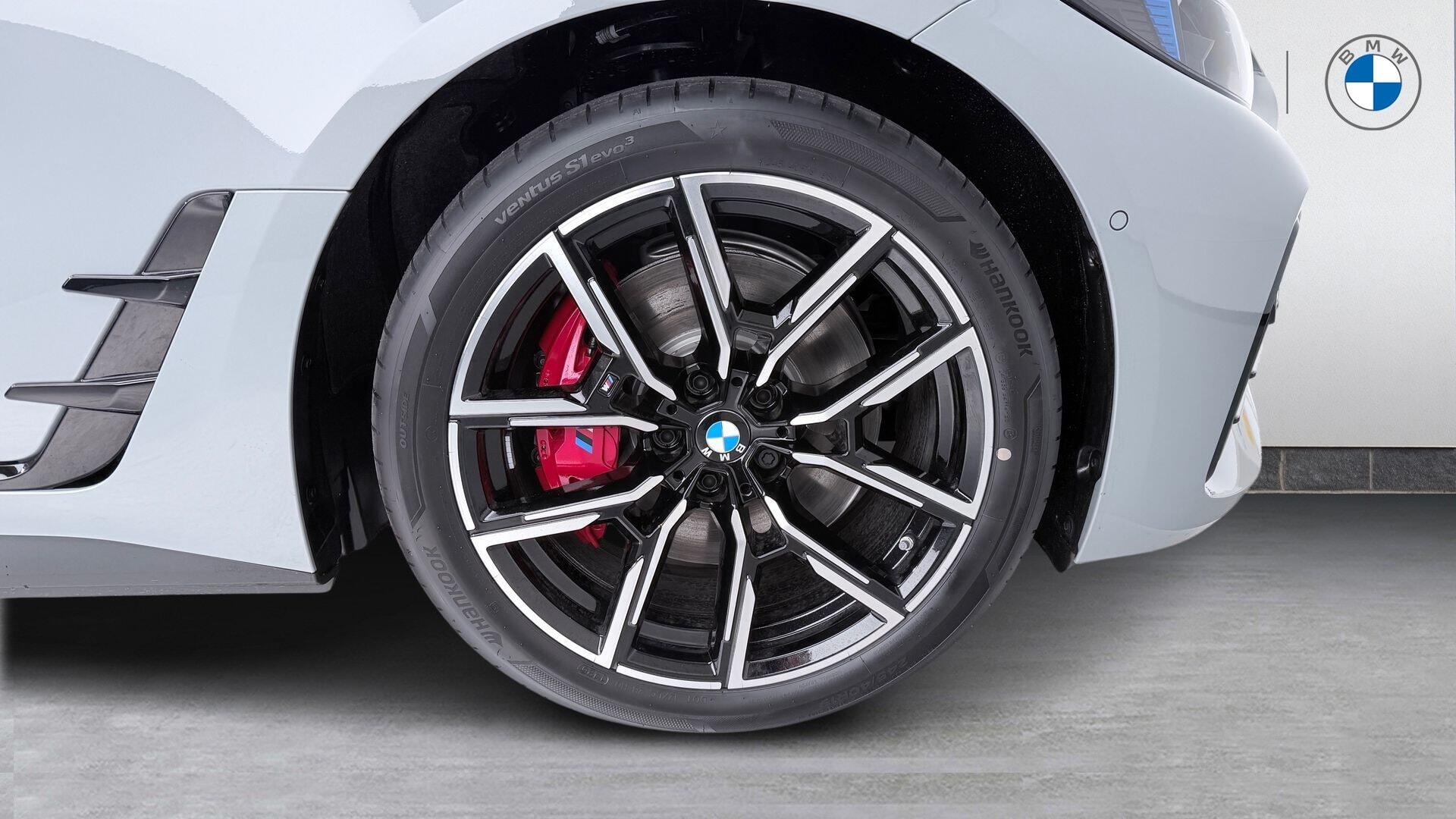 BMW i4 view 14