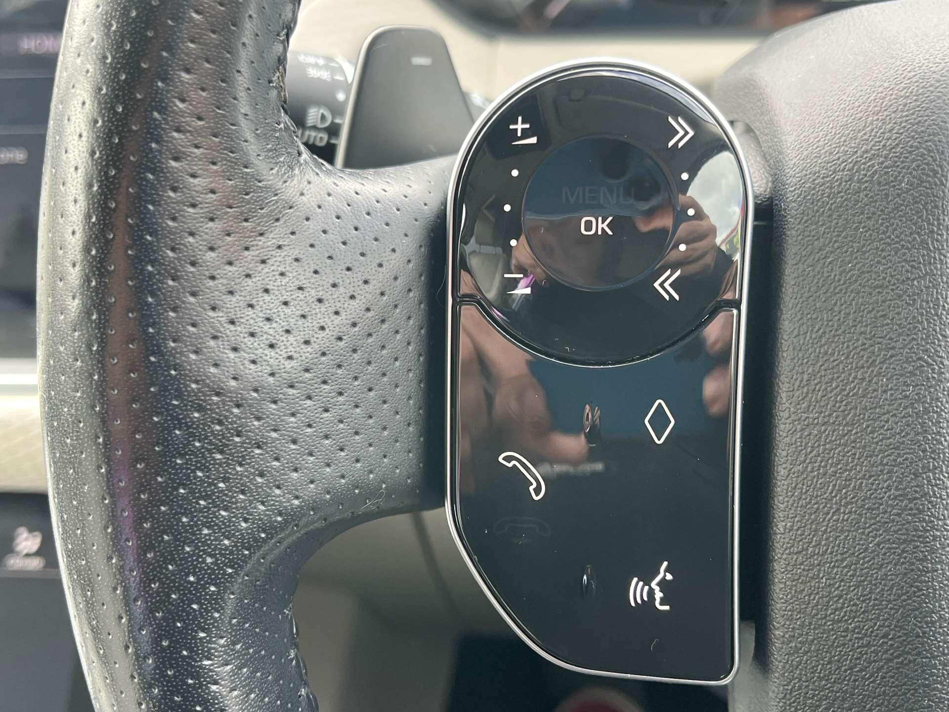 Land Rover Range Rover Velar view 52