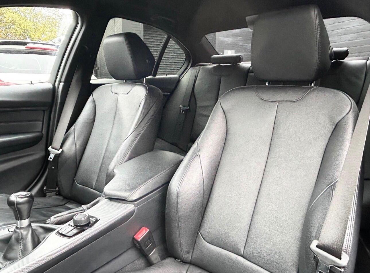 BMW 3 Series view 25