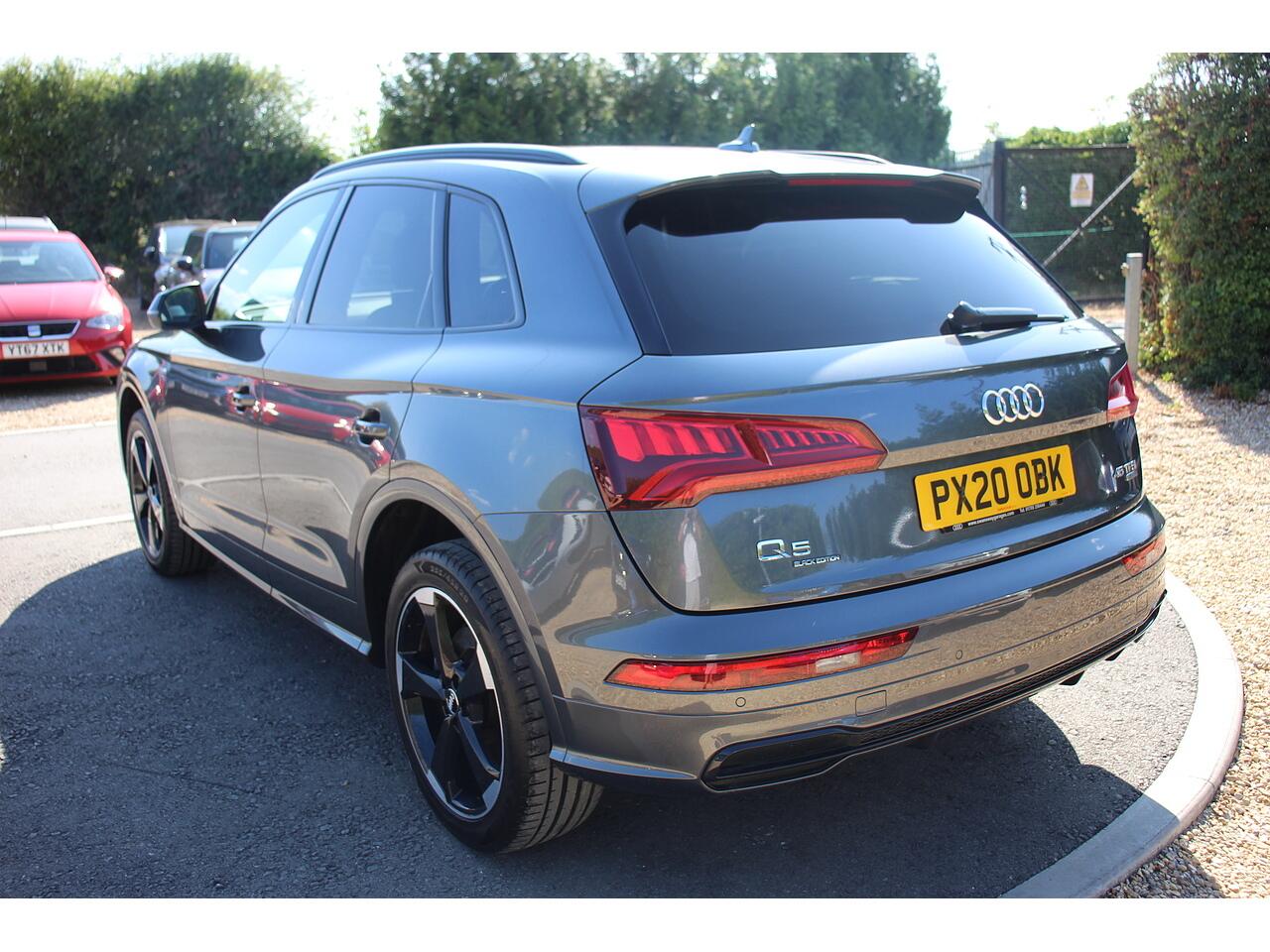Audi Q5 view 9