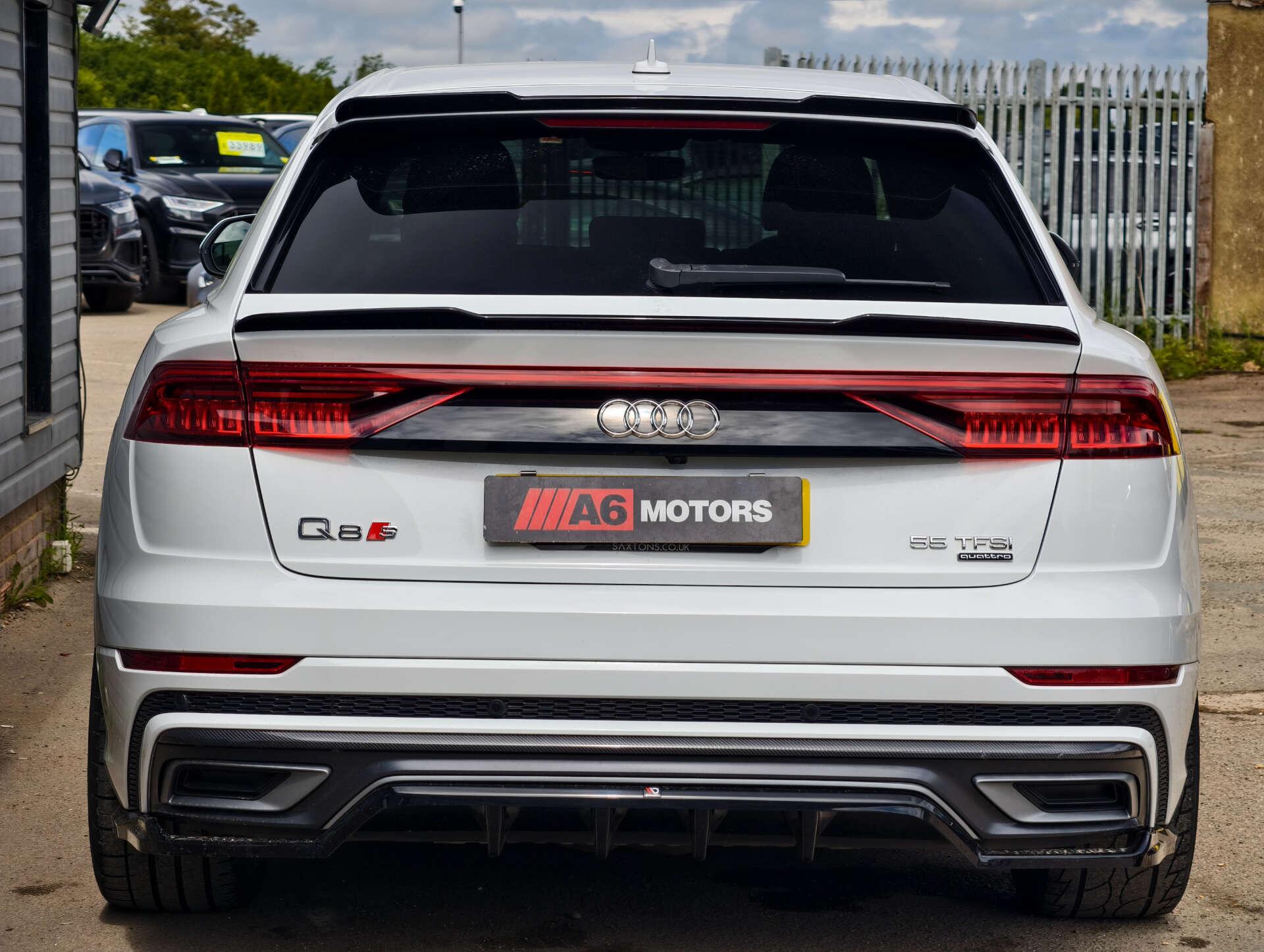Audi Q8 view 17