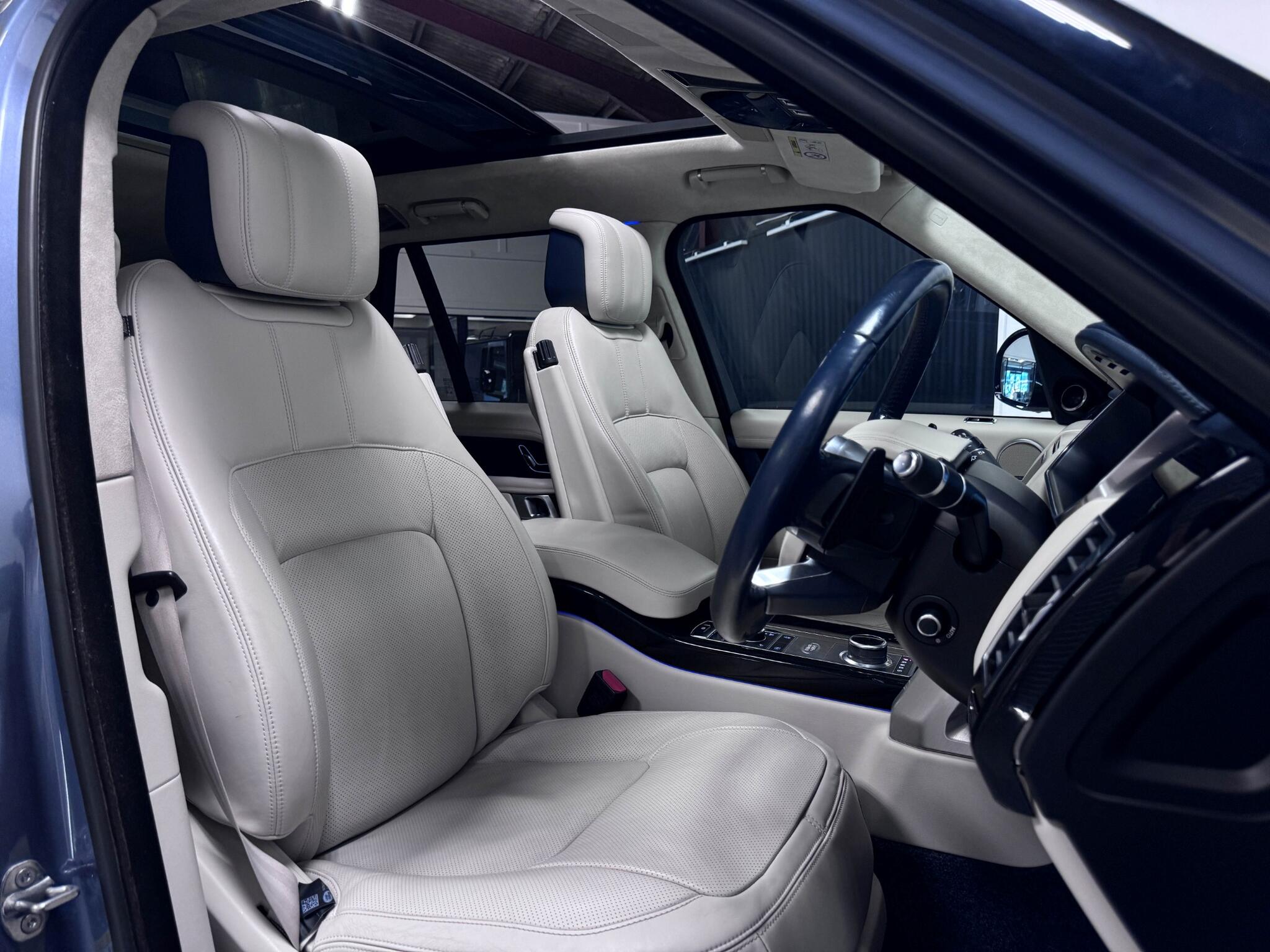 Land Rover Range Rover view 32