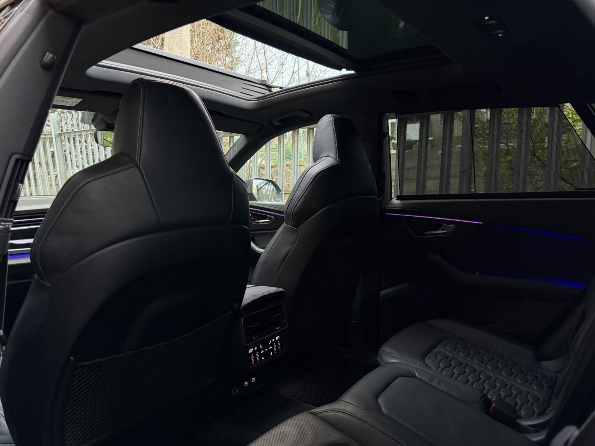 Audi Audi RSQ8 view 29