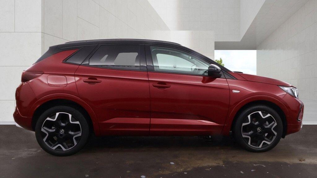 Vauxhall Grandland view 8