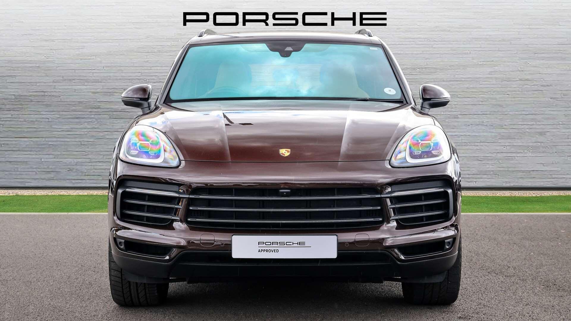 Porsche Cayenne view 9