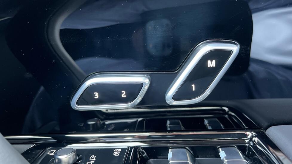 Land Rover Range Rover Sport view 23