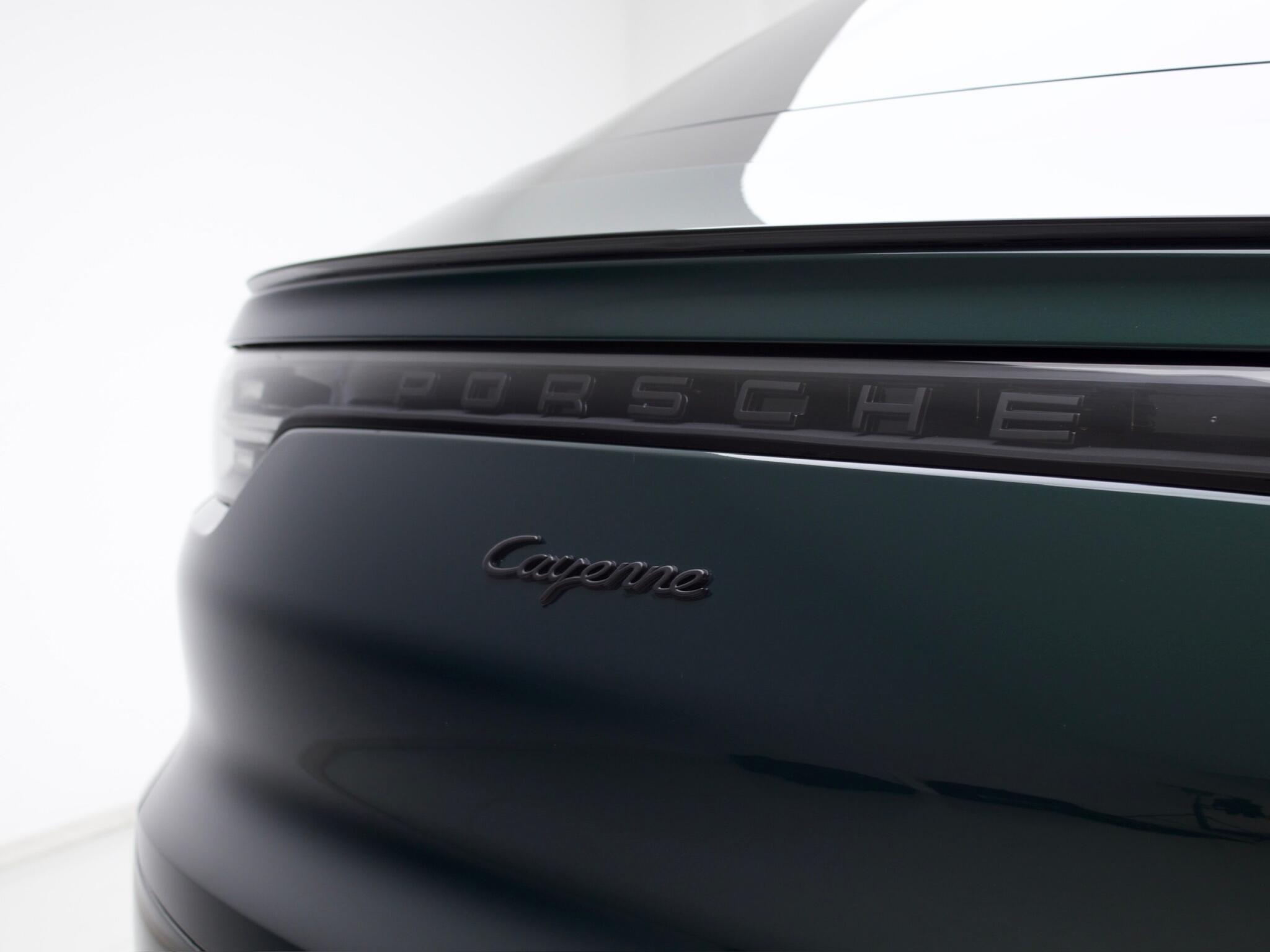 Porsche Cayenne view 21
