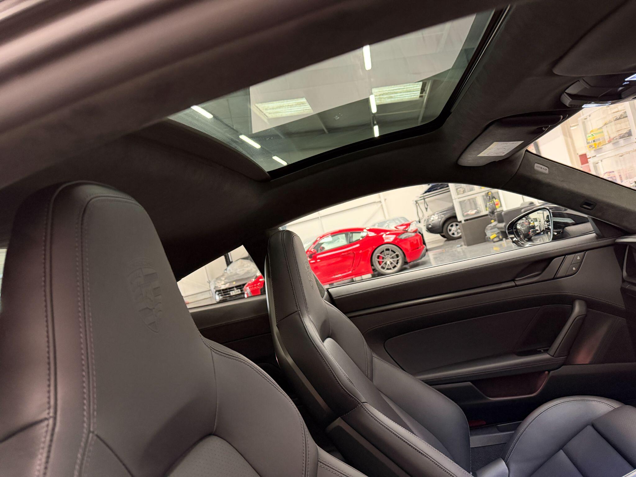 Porsche 911 view 30