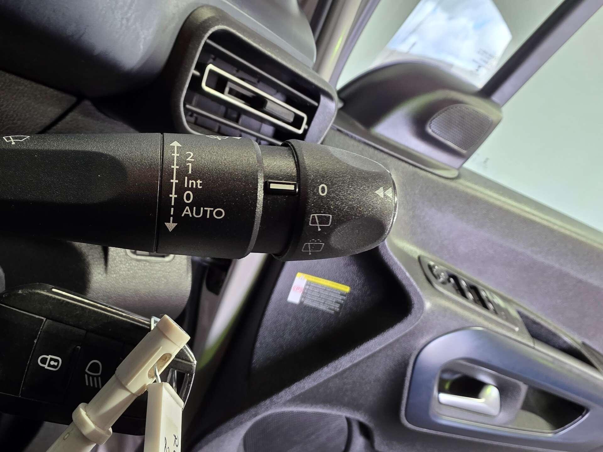Peugeot Rifter view 16