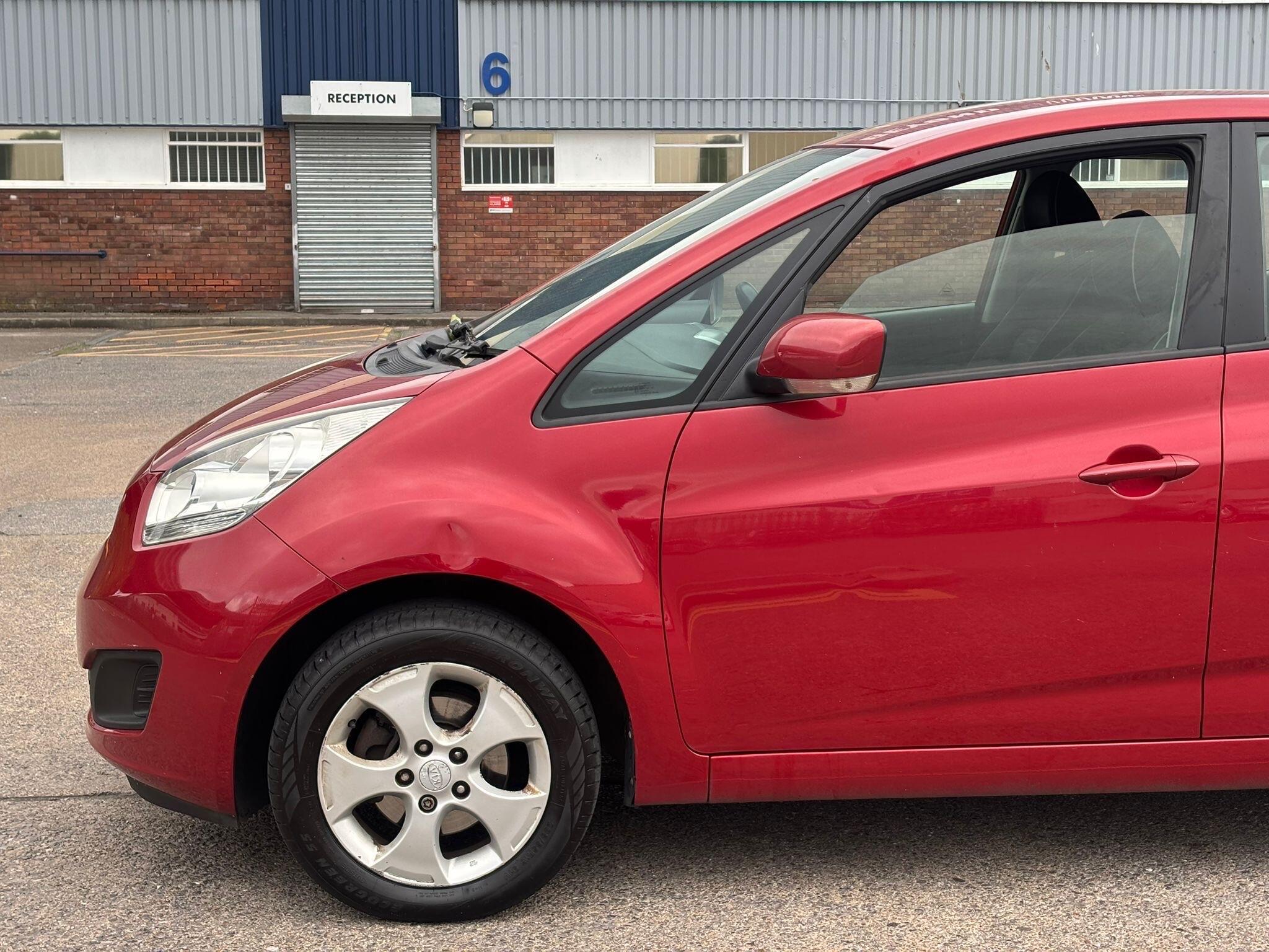 Kia Venga view 8