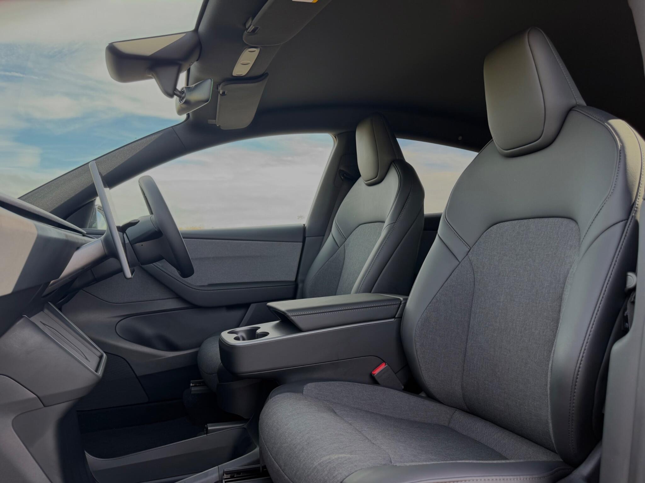 Tesla Model Y view 25